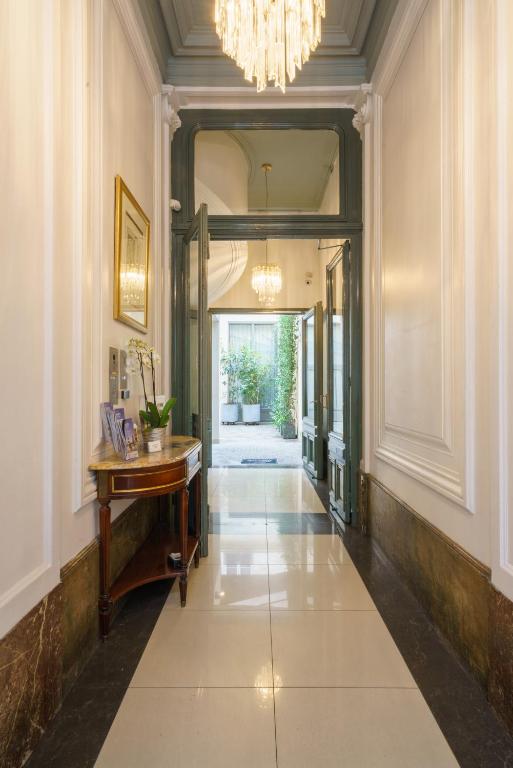 Apartments Du Louvre Le Marais , Paris 2024 Updated Prices, Deals