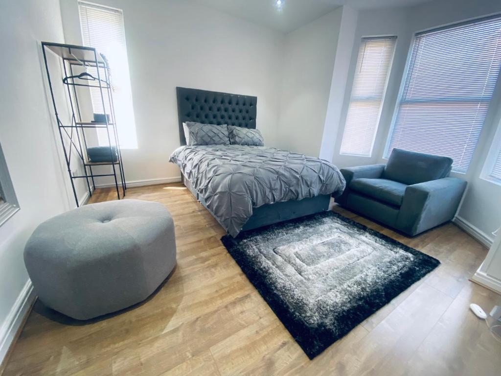 Inviting 5-Bed House in Manchester