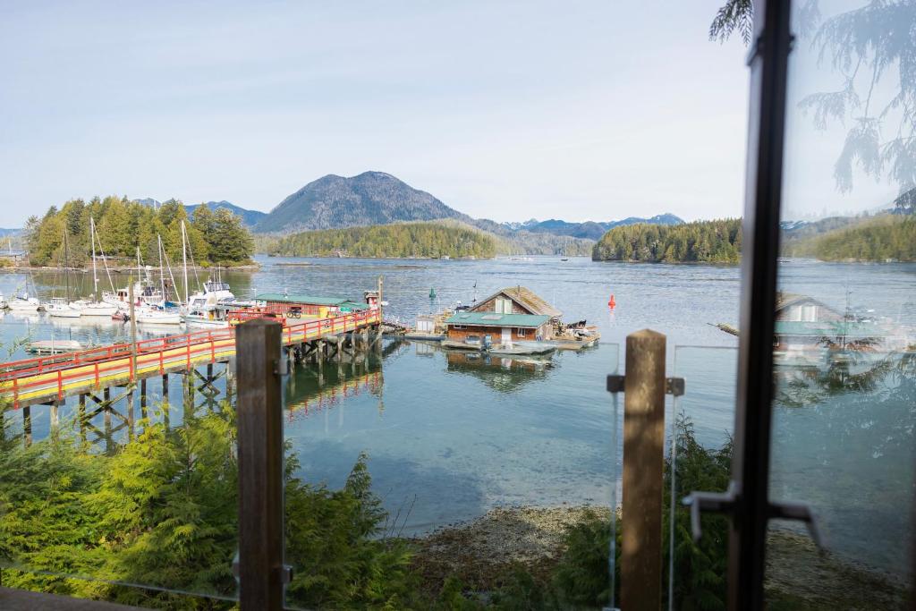 The Shoreline Tofino photo