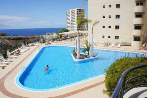 Premium Paradise Stay - Balcony Sea & Pool Views - Top Rated - 3