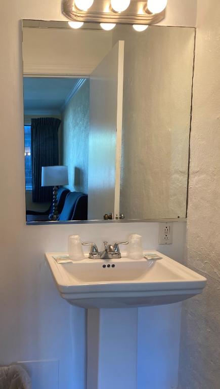 Ocean Cove Motel photo