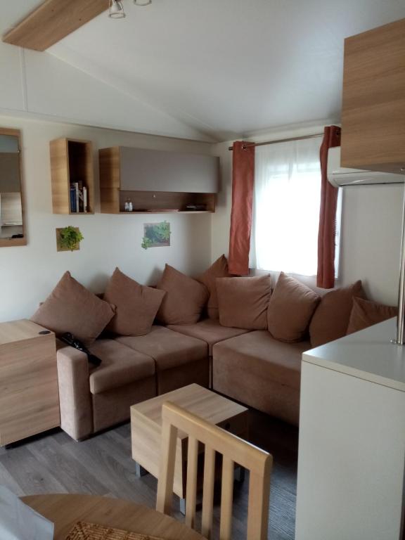 MOBIL HOME