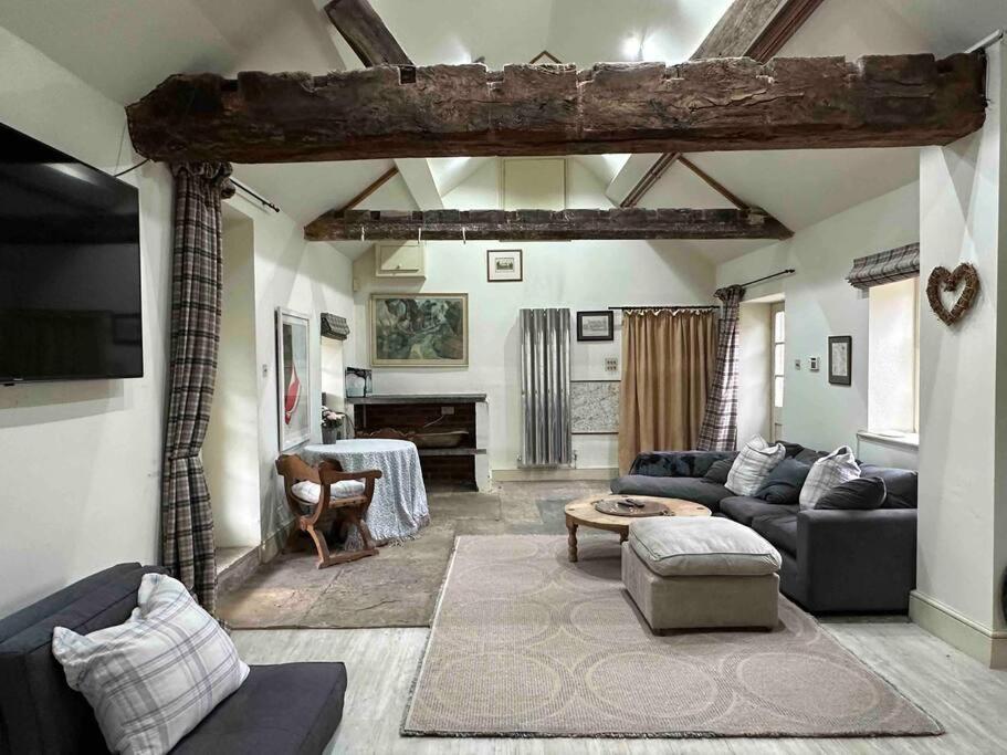 New luxury self-contained studio, South Cadbury