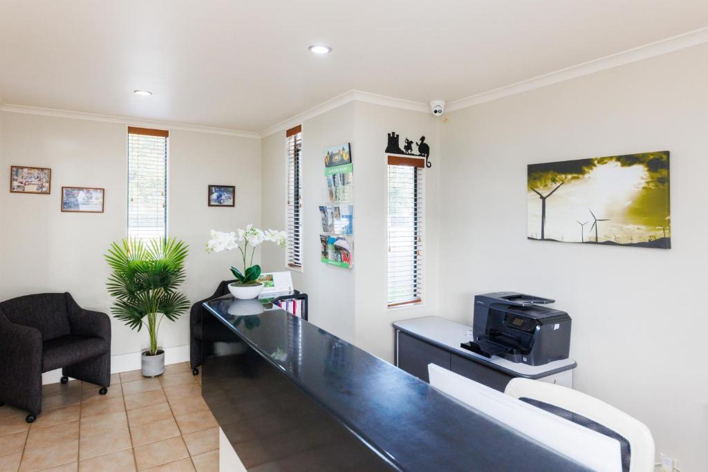 Lobby, Camelot Motor Lodge and Conference Centre in Palmerston North