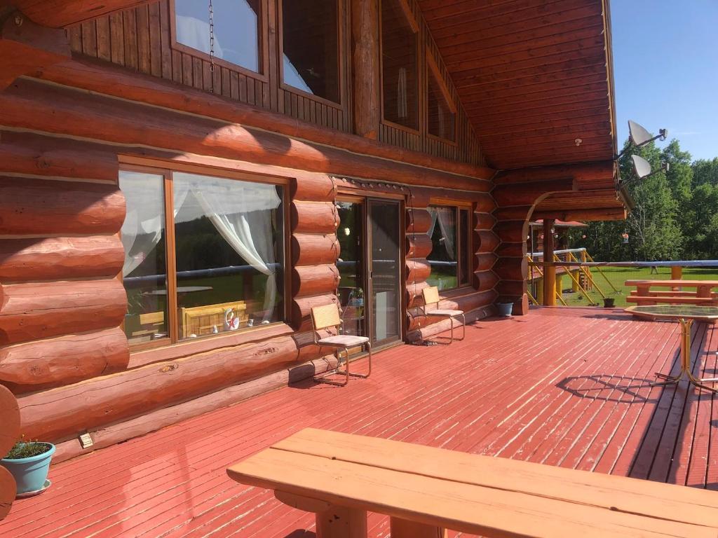 Cariboo Log Guest House