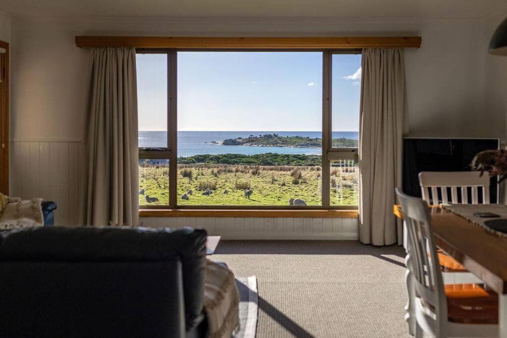 Beach Break - Diamond Island, Bicheno