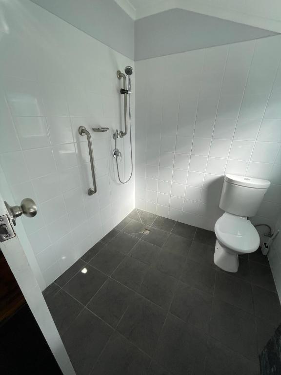 Orford Prosser Holiday Units photo