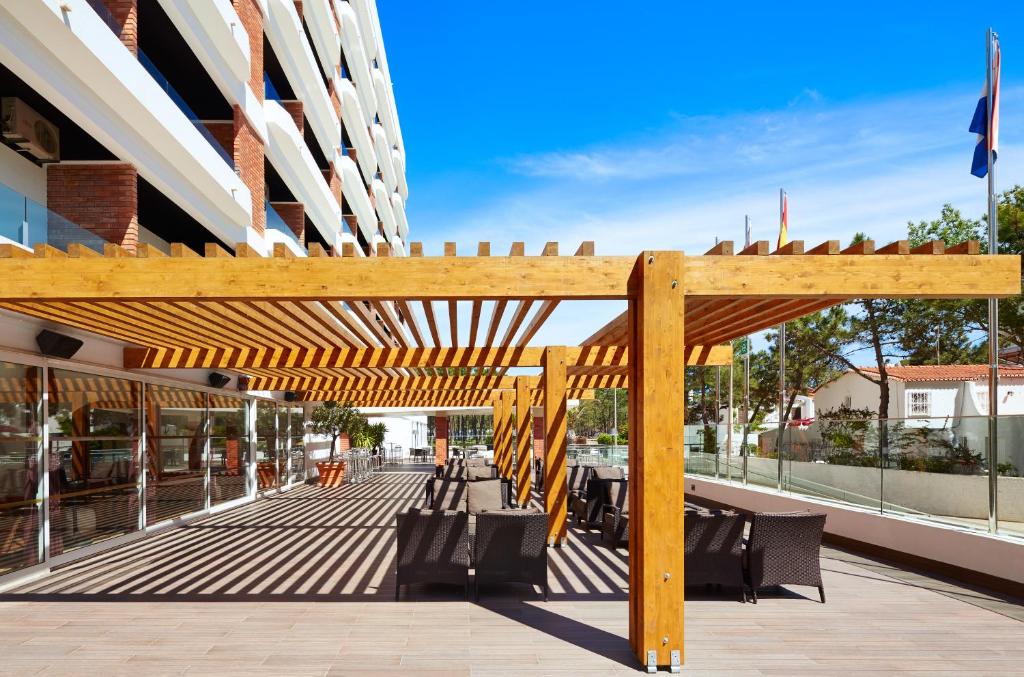 Alcazar Hotel & SPA — Restaurant & bars in Monte Gordo, Faro