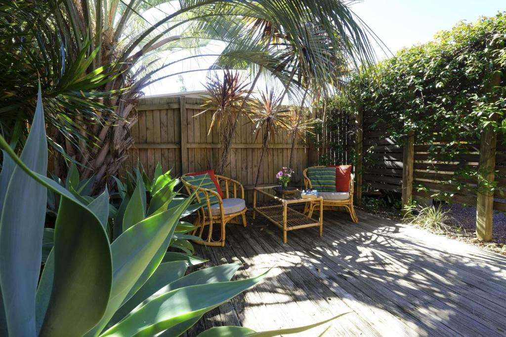 Acacia, Boomerang Beach