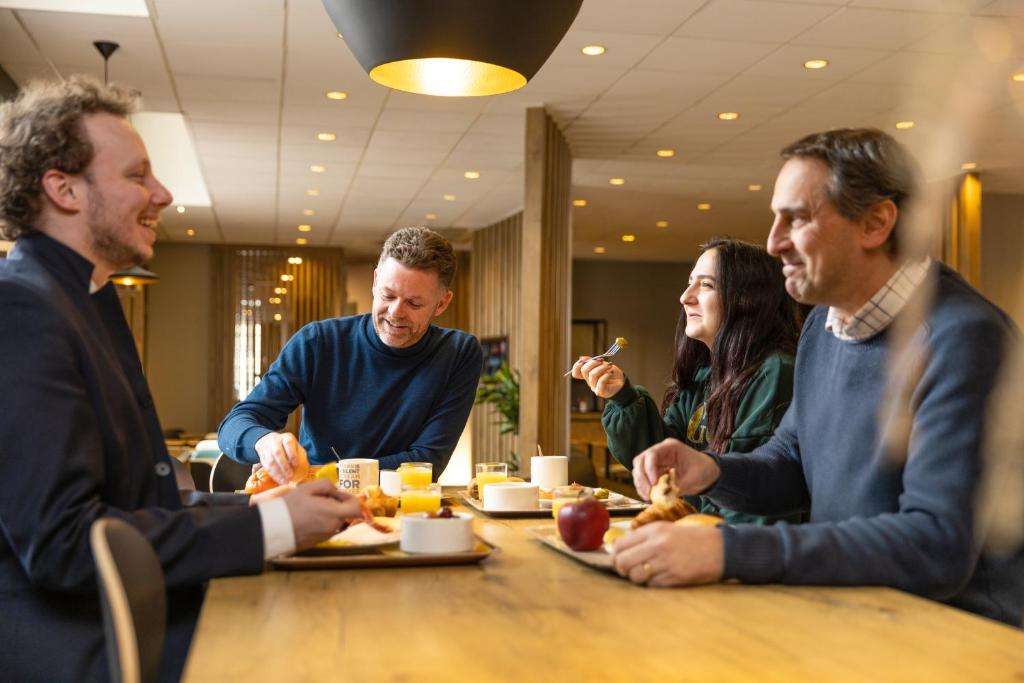 อาหารและเครื่องดื่ม