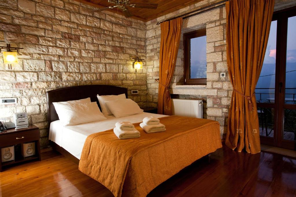 Klasszikus szoba kétszemélyes ággyal - erkéllyel