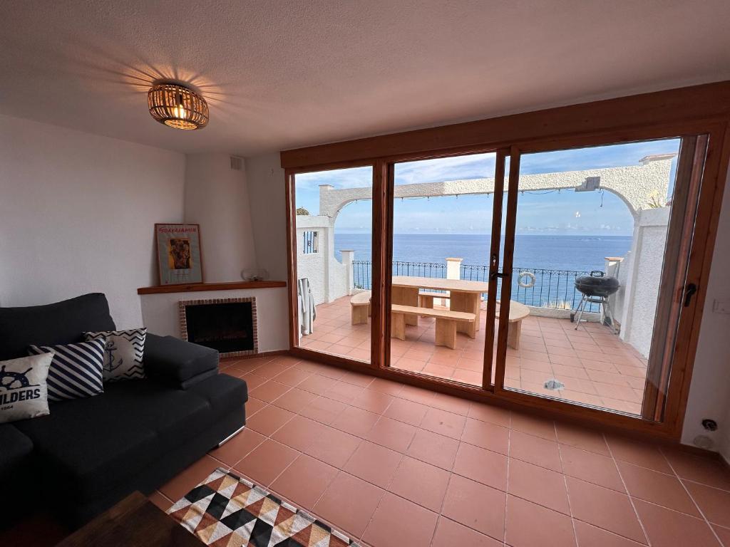 El Marinero - 1st line semi-detached 4-bedroom villa - sea view - 4