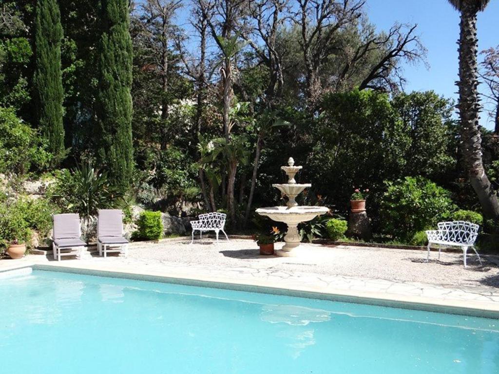 Villa 4 chambres avec piscine et terrasses - FR-1-100-239 - 4