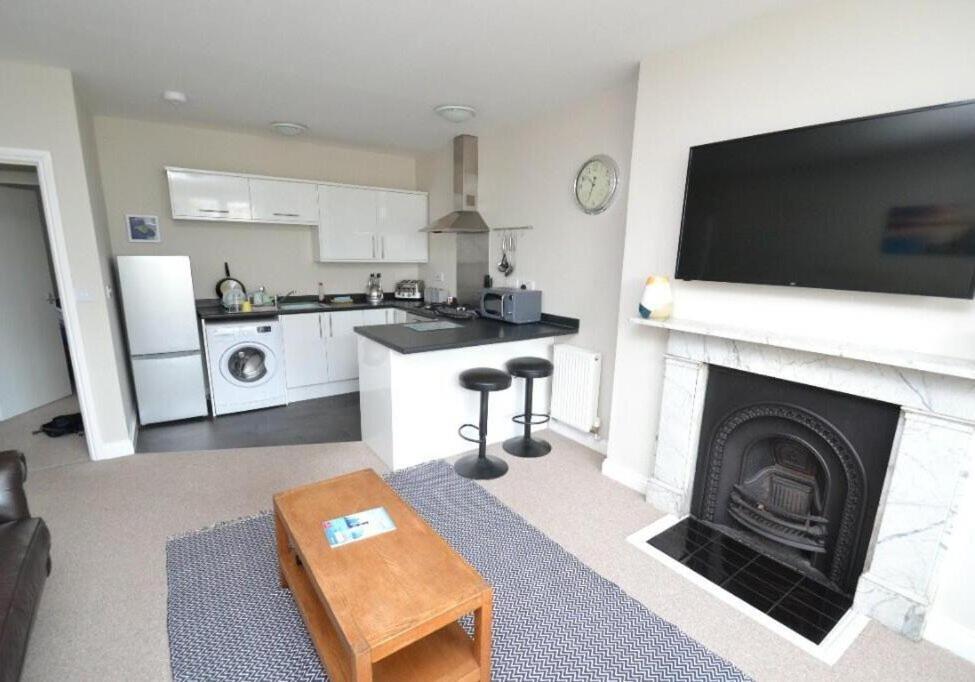 St Margarets Modern Georgian 2 bedroom apartment photo