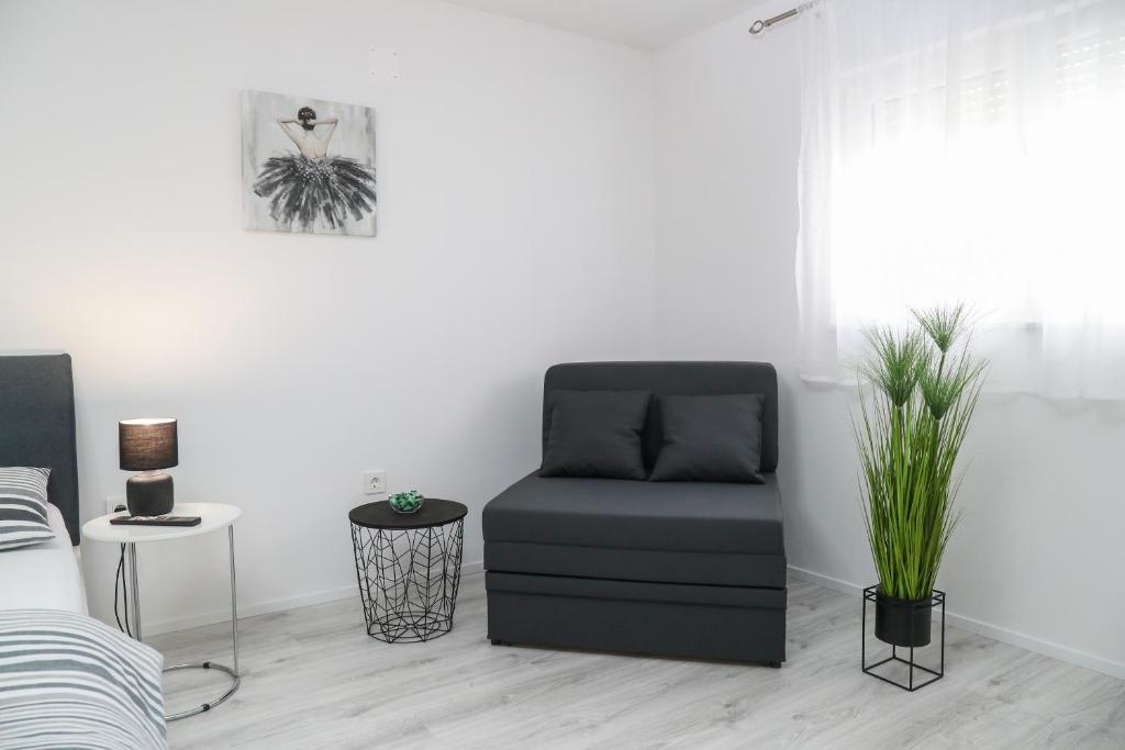 Imperium Rooms Zagreb Airport photo