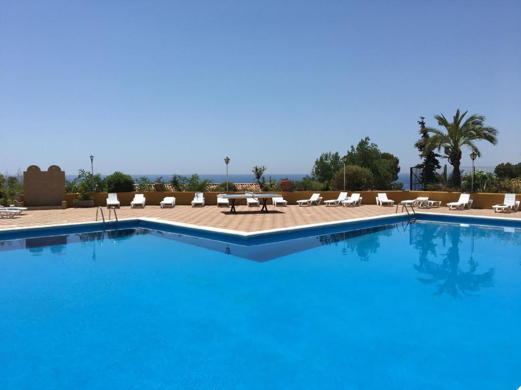 APPARTEMENTS MEDITERRANEENS avec piscine photo
