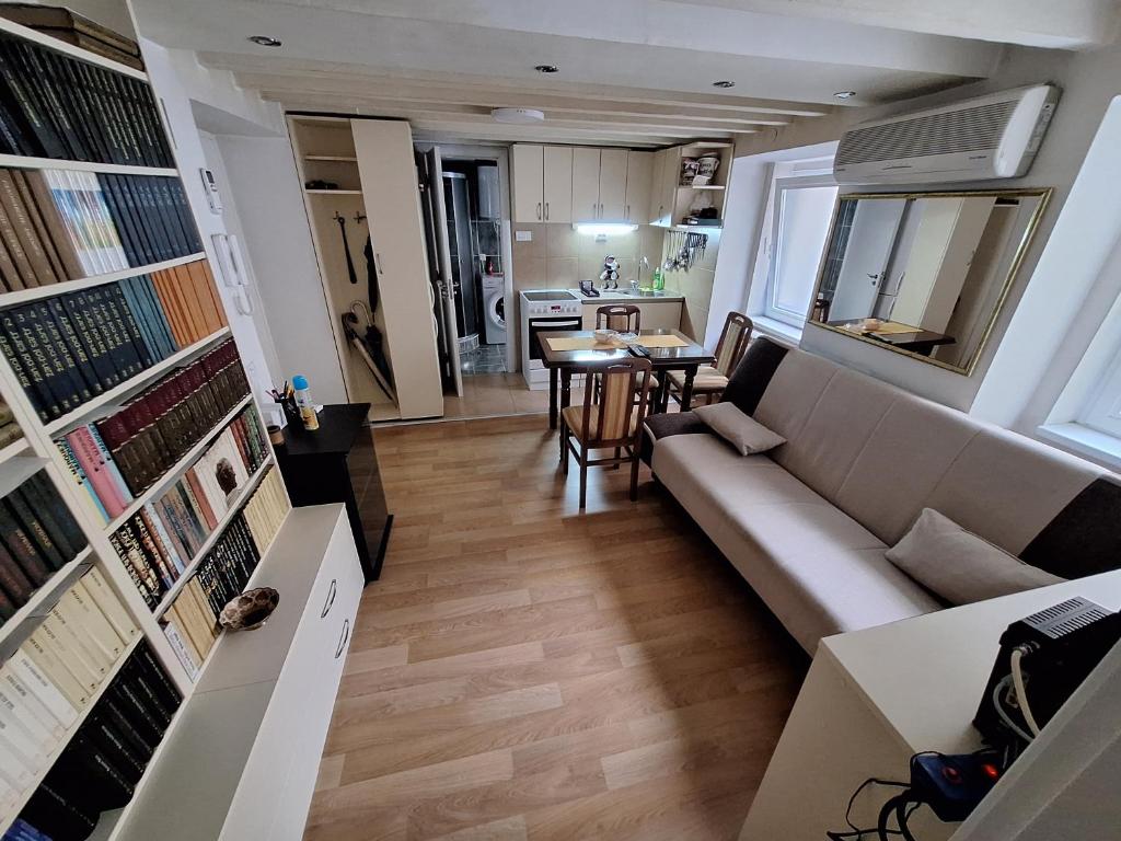 River Walk 2, Sajmište