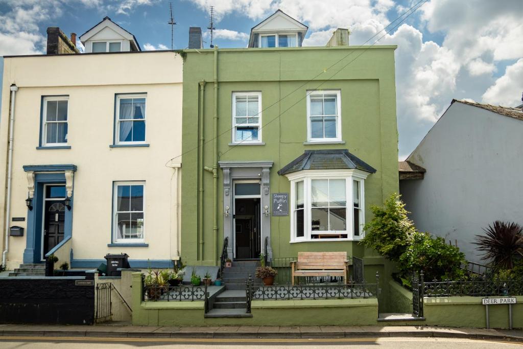 Sleepy Puffin Guest House, Tenby