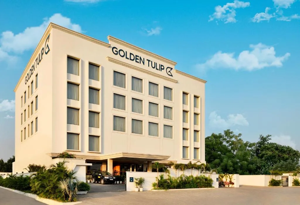 Golden Tulip Jalandhar，位于贾朗达尔的酒店
