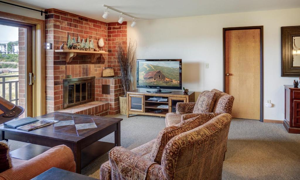 Bear Claw 414 - Ski-in Ski-out Condo!, Steamboat Springs