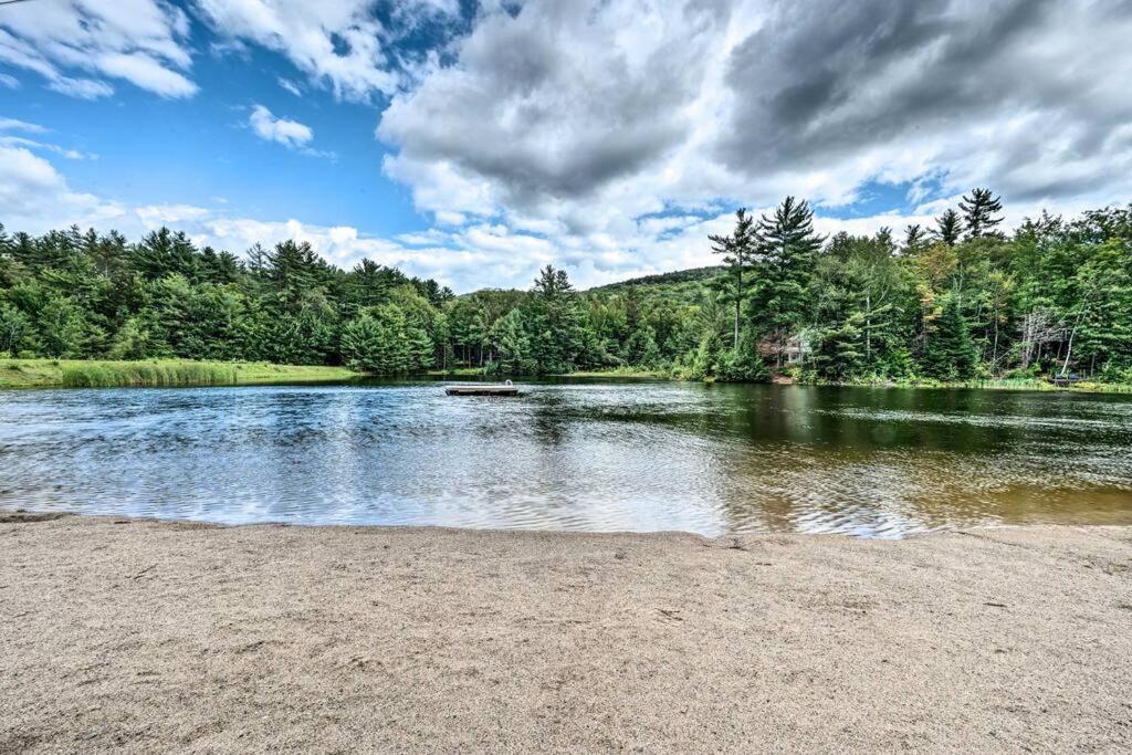 Modern Mtn Home*Pools*Fire Pit*, Campton