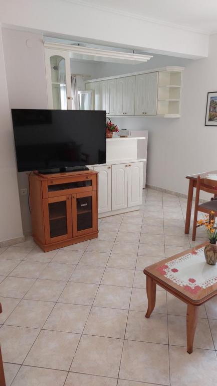 Shared lounge/TV area
