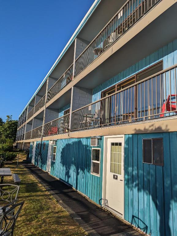 Above Tide Motel photo