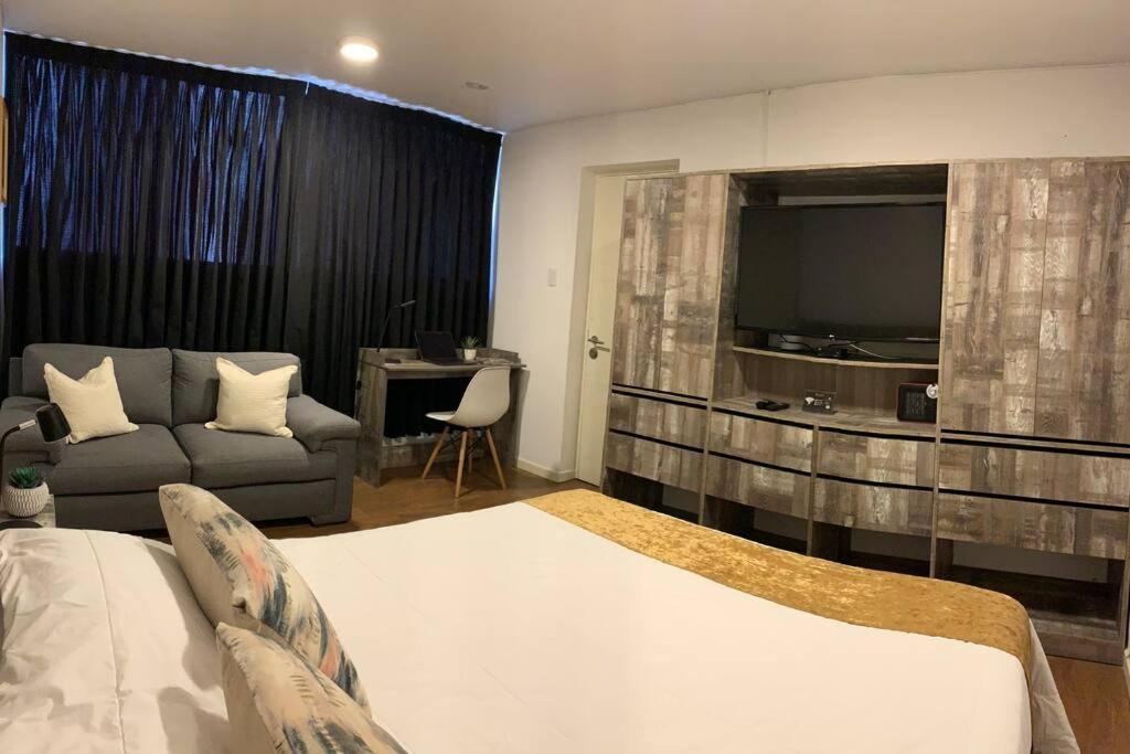Suite en San Isidro-Frente al Supermercado Vivanda - 3