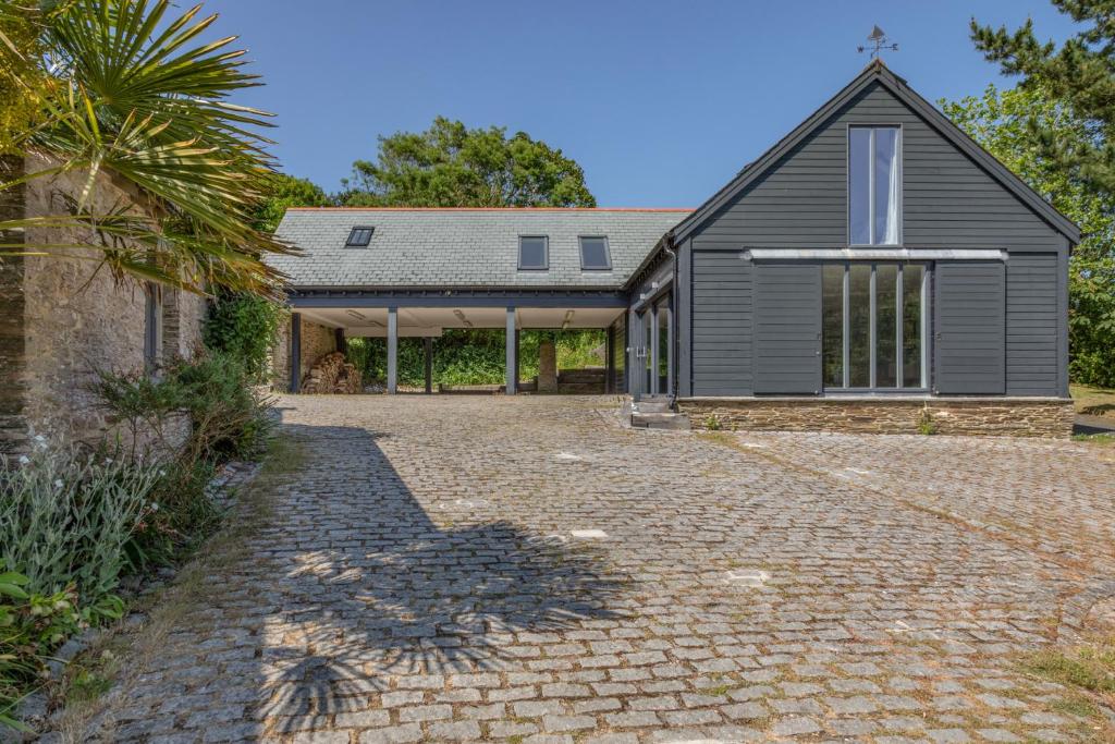 Linham Barn photo
