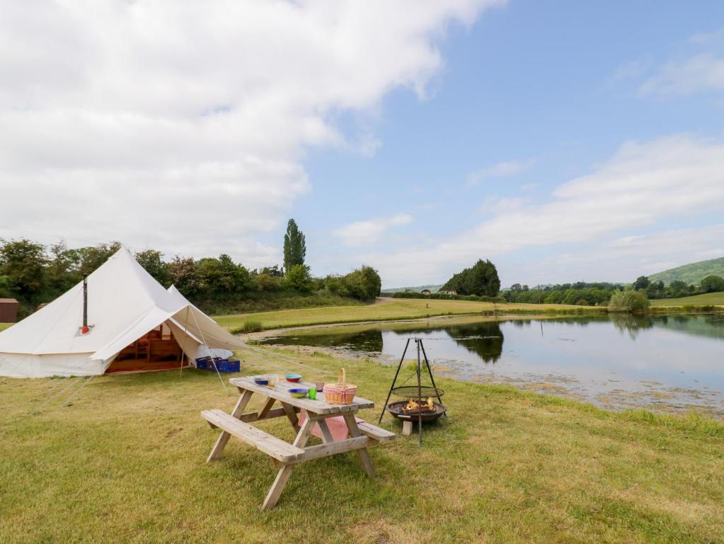 Tumbling Tom, Worcester