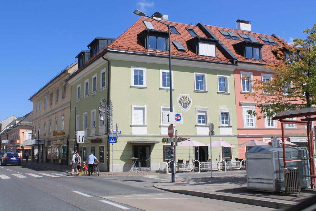 Stadtresidenz Salburg - 1