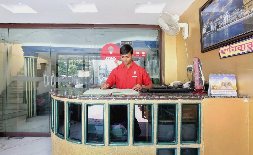 OYO Flagship Hotel Rajmahal photo