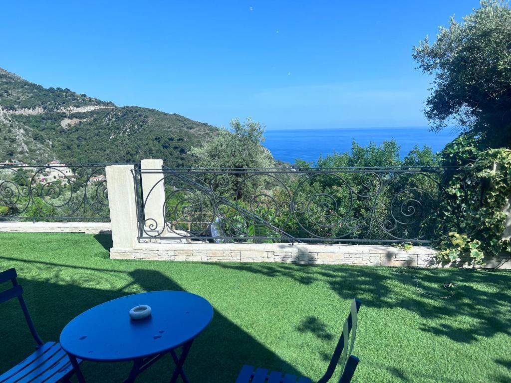 Luxury studio suite in artist Villa with sea view - 4