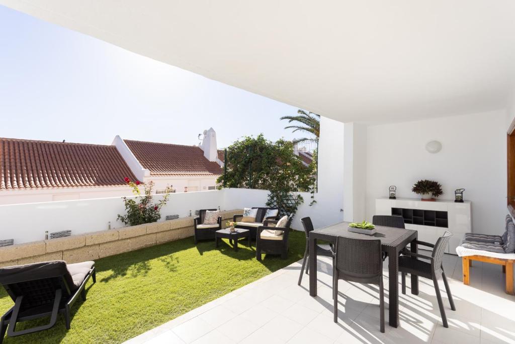 Home2Book Stylish Apt Pool & Terrace, Sand Club - 1