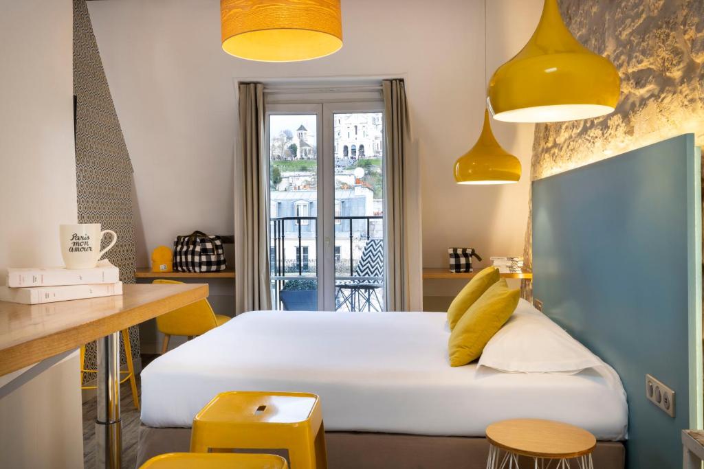 Le Regent Montmartre by Hiphophostels