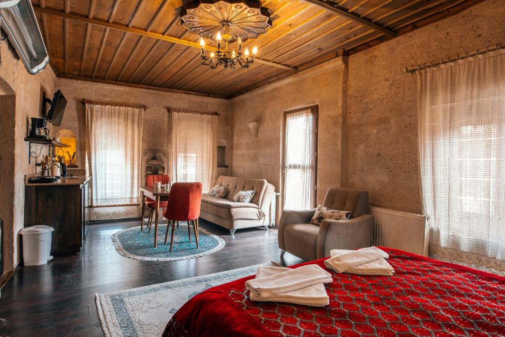 Aladdin's Cave Suite Apartments photo