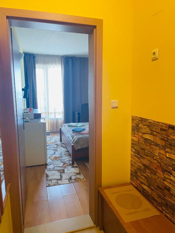 Apartments Einstein - apartments for rent photo