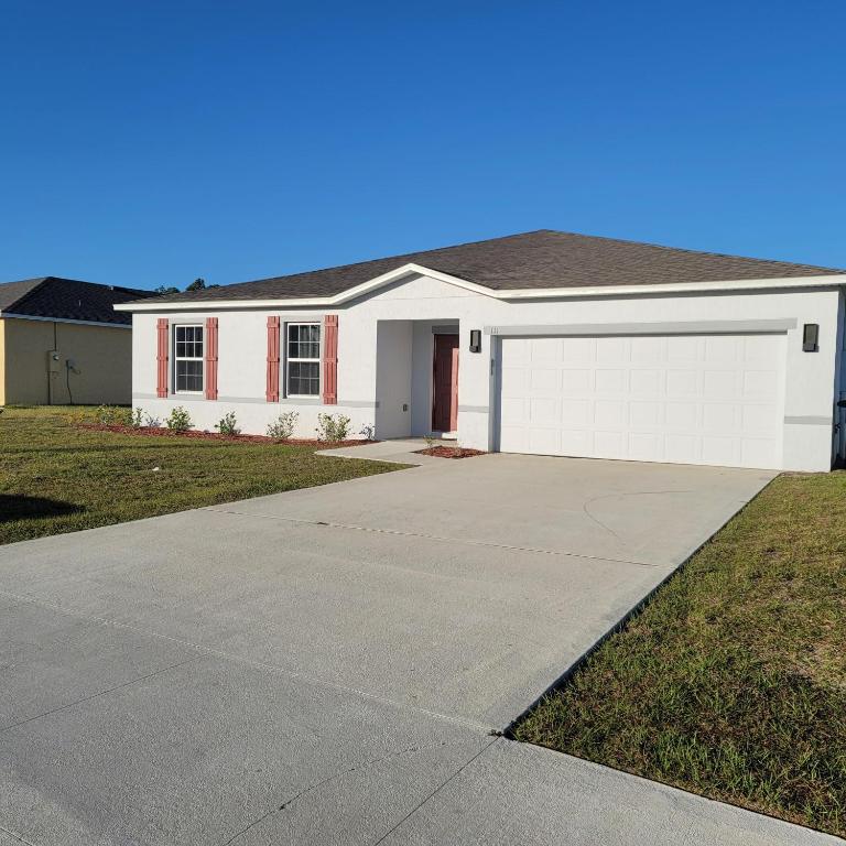 111 College, Kingsland