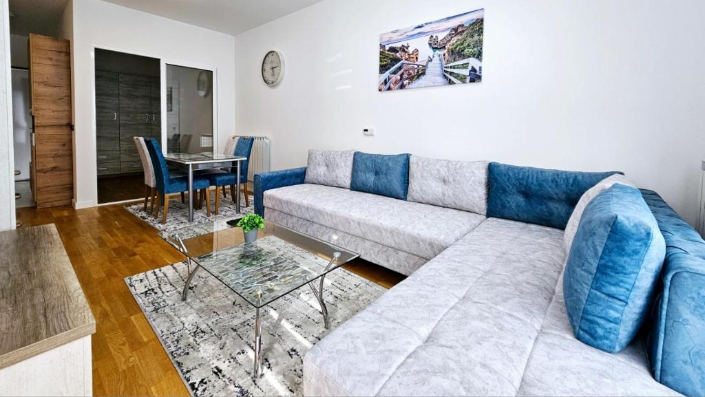 Apartment Bulevar Square - 2