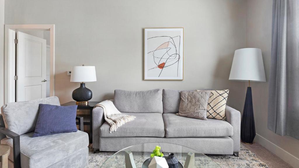 Modern Apartment in Prime Location ID8145X4