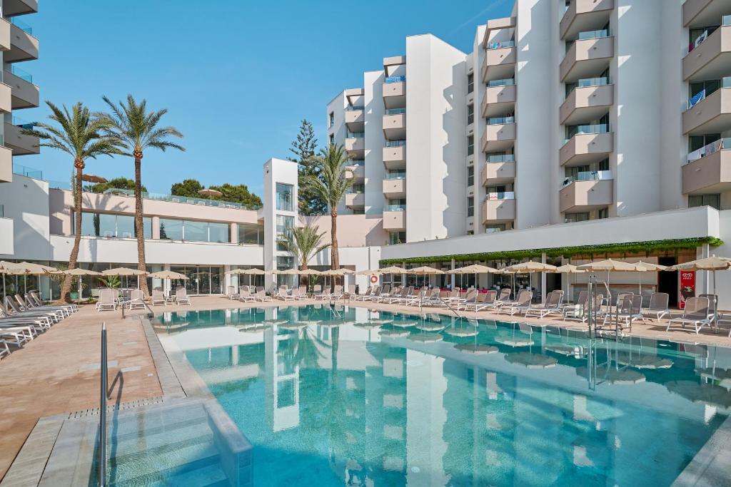 Hipotels Bahia Grande Aparthotel — Hotel in Majorca