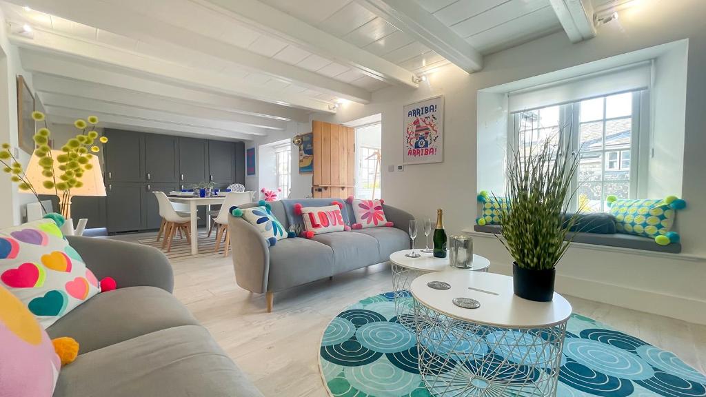 Luxury Harbour Cottage, St Mawes photo 2