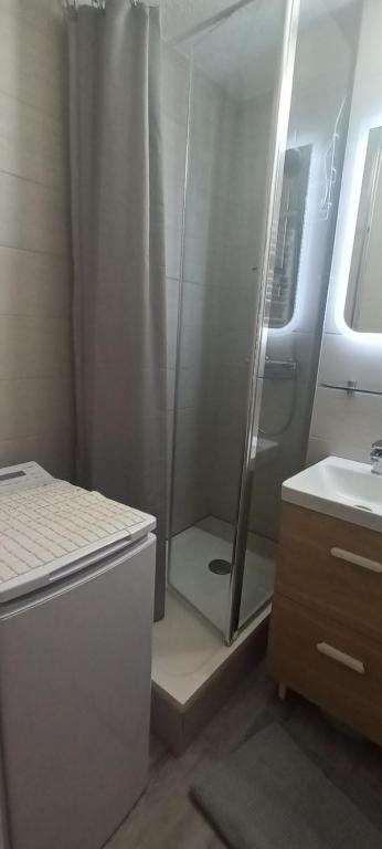 Les Bastides Au calme joli appartement avec terrasse - Parking - Piscine - Clim - 4