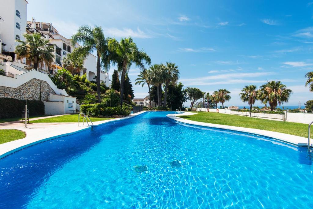 RentAndHomes Calahonda Sea View and Golf - 5