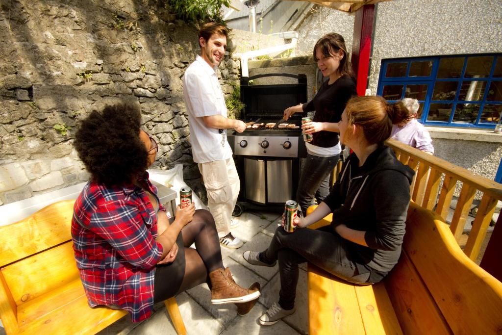 Cashel Holiday Hostel photo