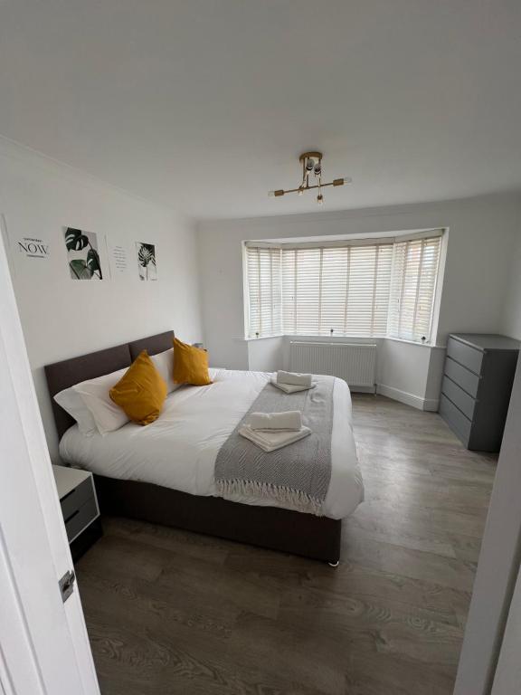 3 Bed Luxury Open Plan Living, Rayleigh photo 8