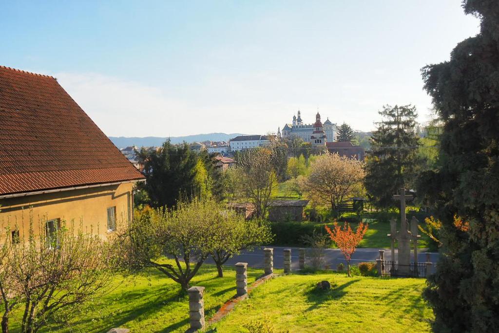 Dům u Kříže, Broumov