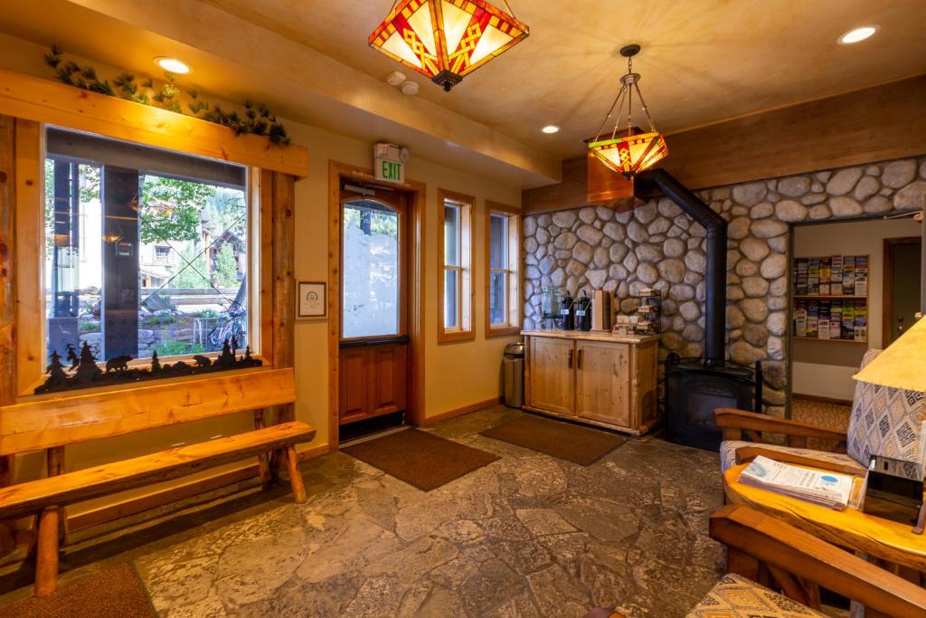 Red Wolf Lodge at Olympic Valley photo