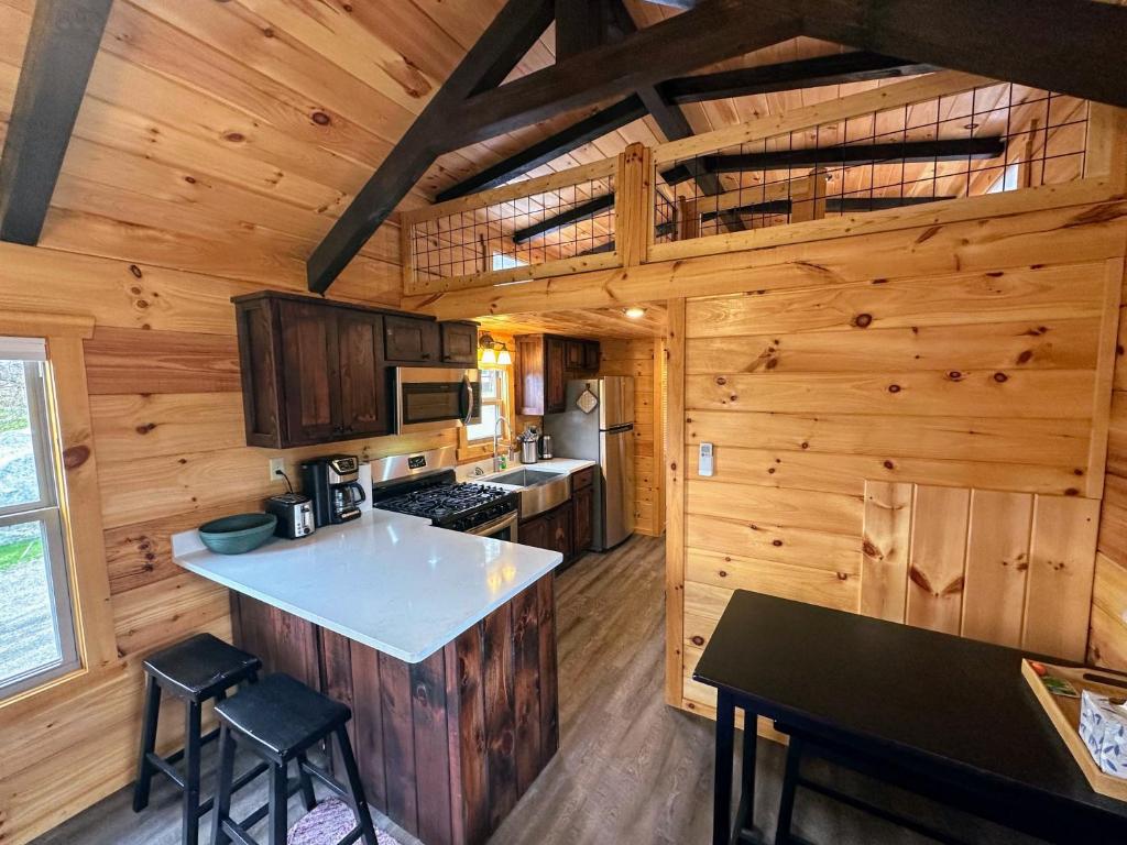BMV4 Tiny Home with sleeping loft, Twin Mountain