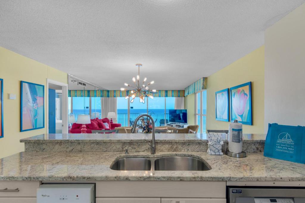 Hidden Dunes Condominium 0406 by Newman-Dailey, Destin